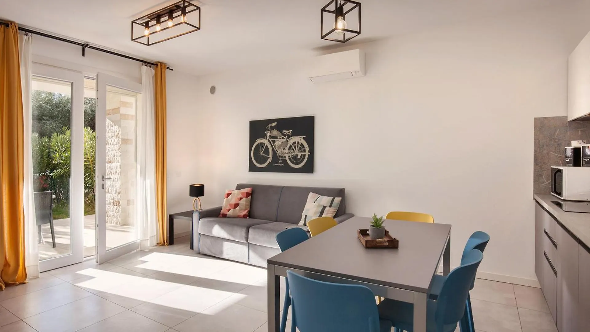 Villa Manzoni Apt 1 Bardolino 0*,  Italy