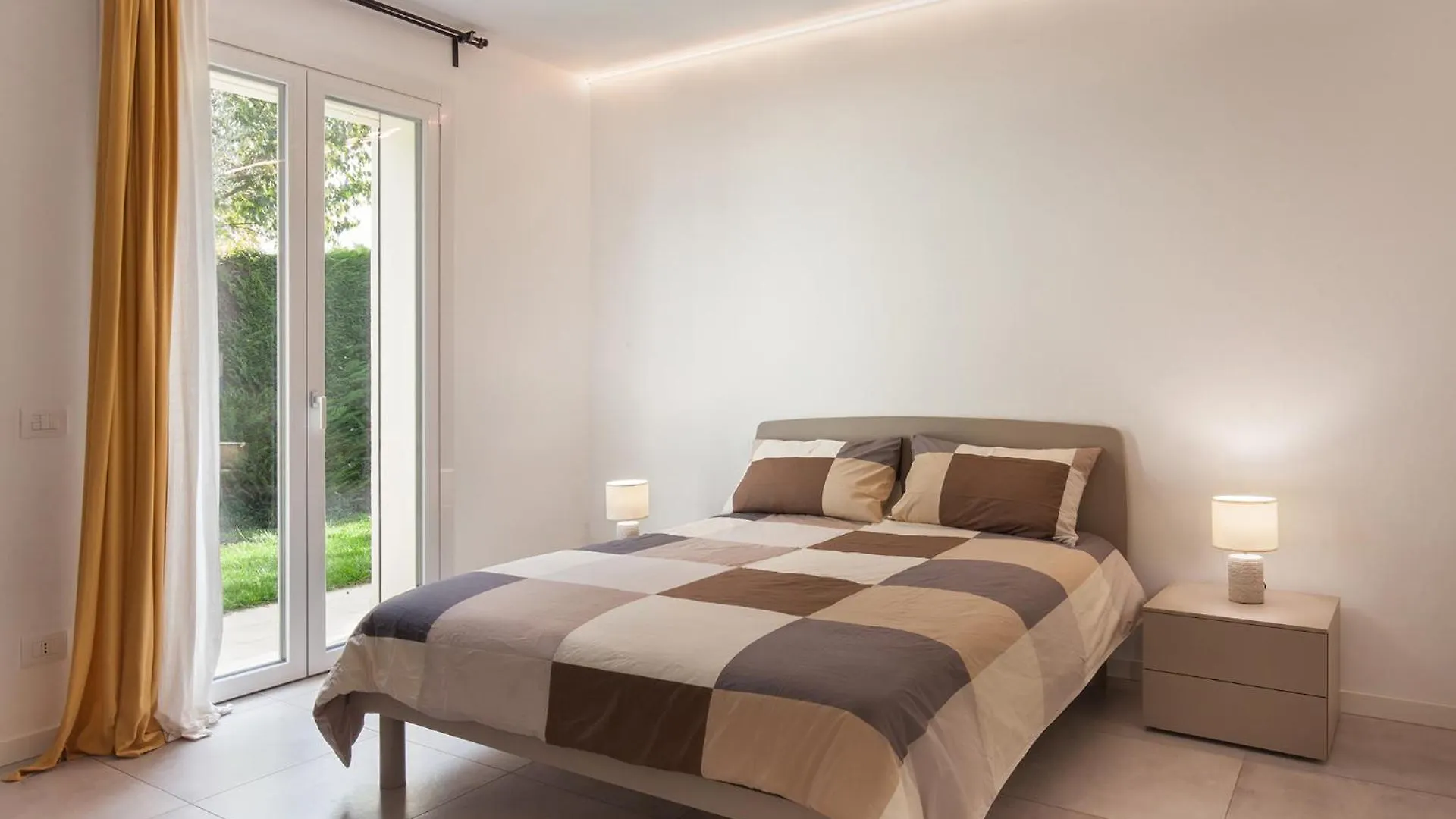 Apartment Villa Manzoni Apt 1 Bardolino Italy